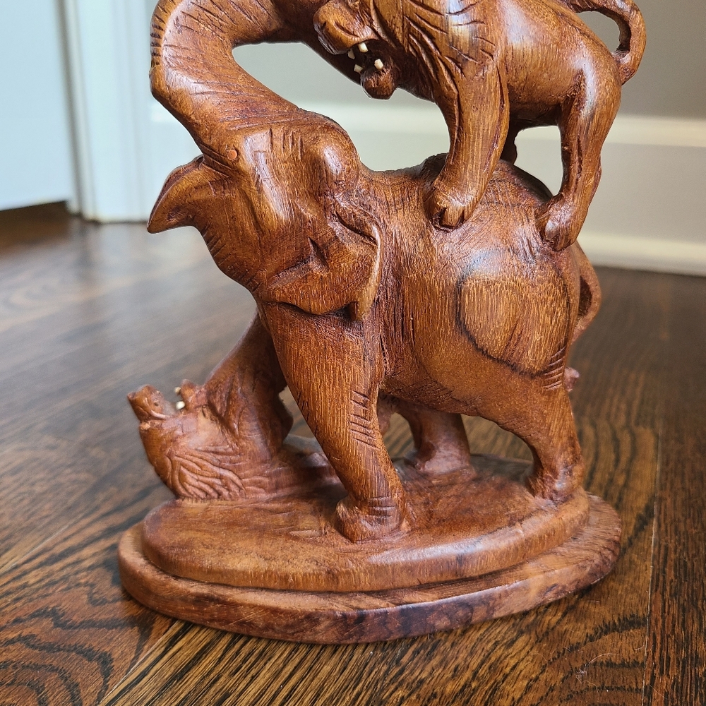 Carved Wood Lions Attacking Elephant Statue Figure Made in India Collectible